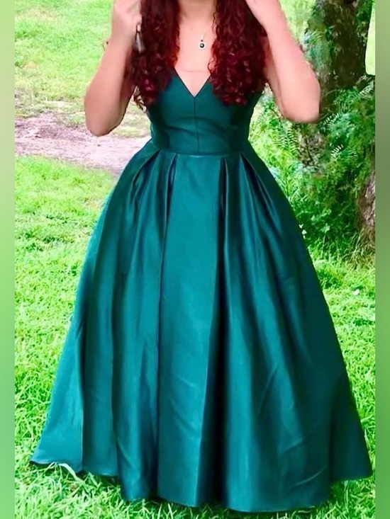 Betsy & Adam Dresses & Skirts - Betsy & Adam Emerald Green V-Neck Satin Prom Gown-worn once